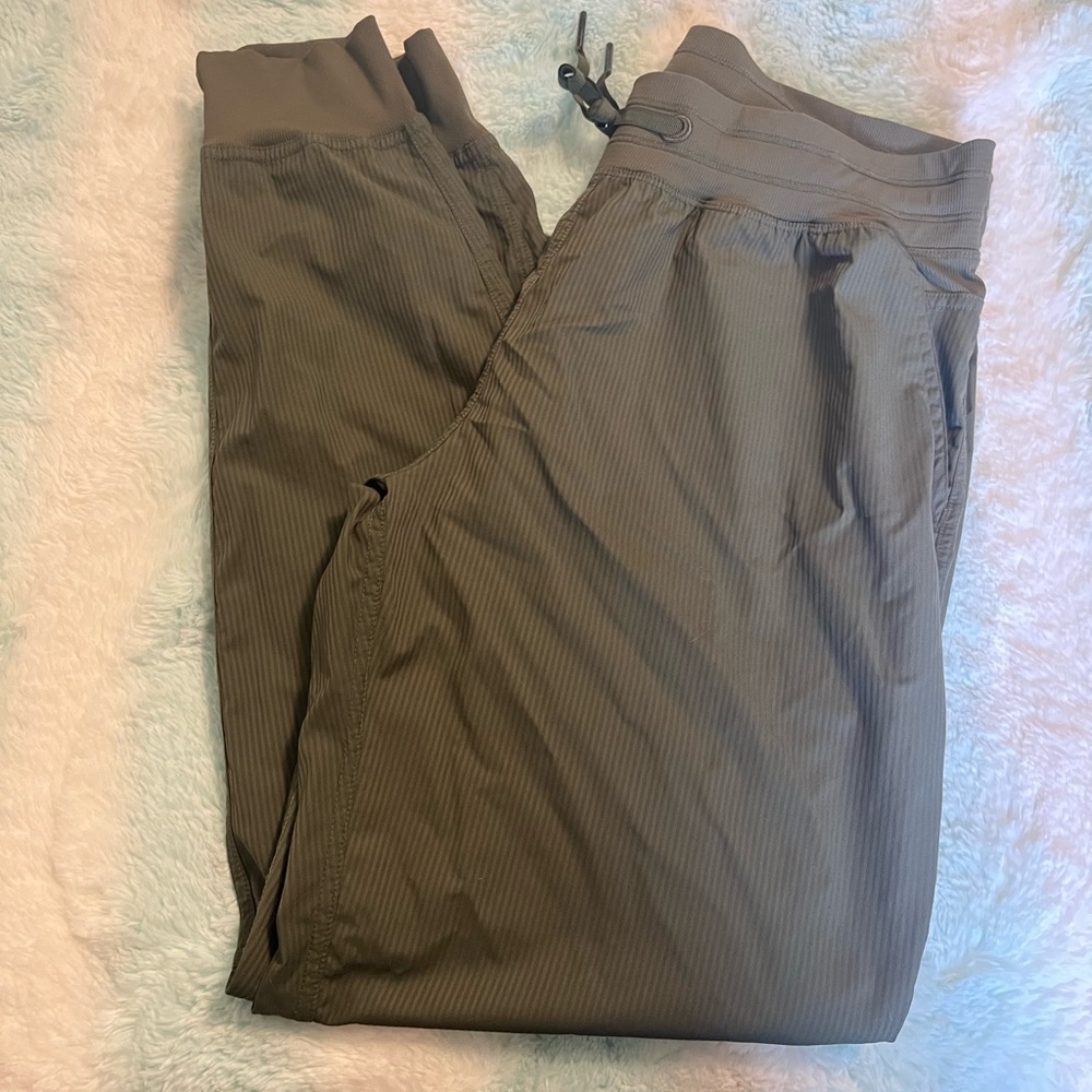 Zyia joggers